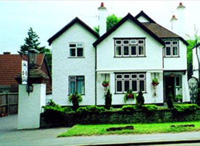 Exterior of Bridge Cottage Guest House, Taplow