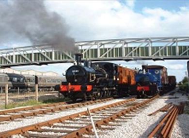 Bucks Rail Centre - Beattie & Swanscombe under footbridge