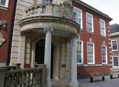 Entrance to the Worthing Museum and Art Gallery