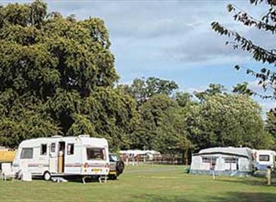 Burford Caravan Club Site