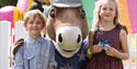 children with Scotty the mascot