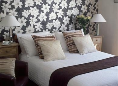 Chequers Inn Bedroom